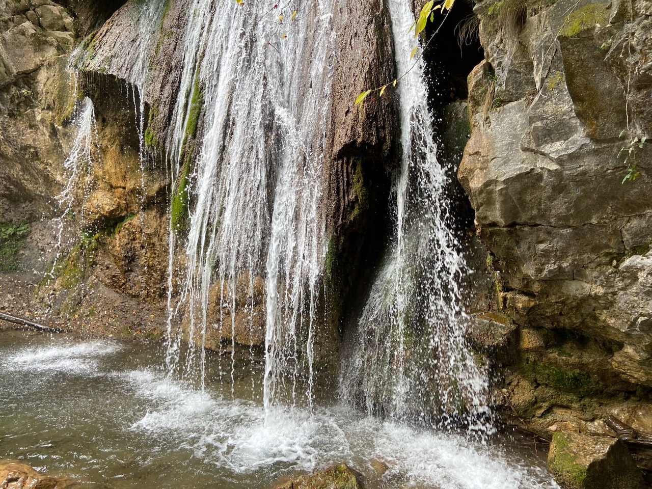Пансионат Алушты «Дубна» рекомендует поход к водопаду Джур-Джур