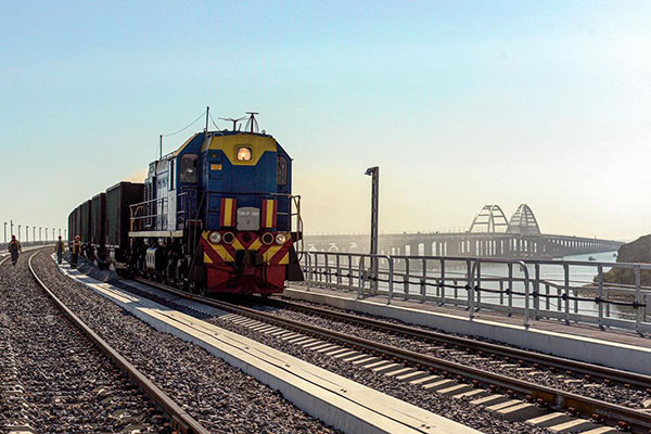 Поезд на отдых в Крым